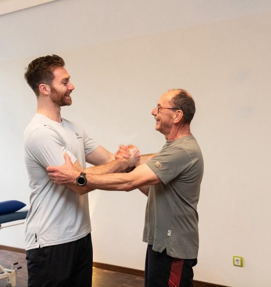 Birger Wehnke im Gespräch mit einem Patienten